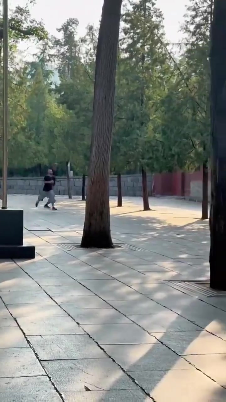 mksports体育修行倒计时👻“第一高僧”文班亚马又被拍到清晨在少林寺跑步